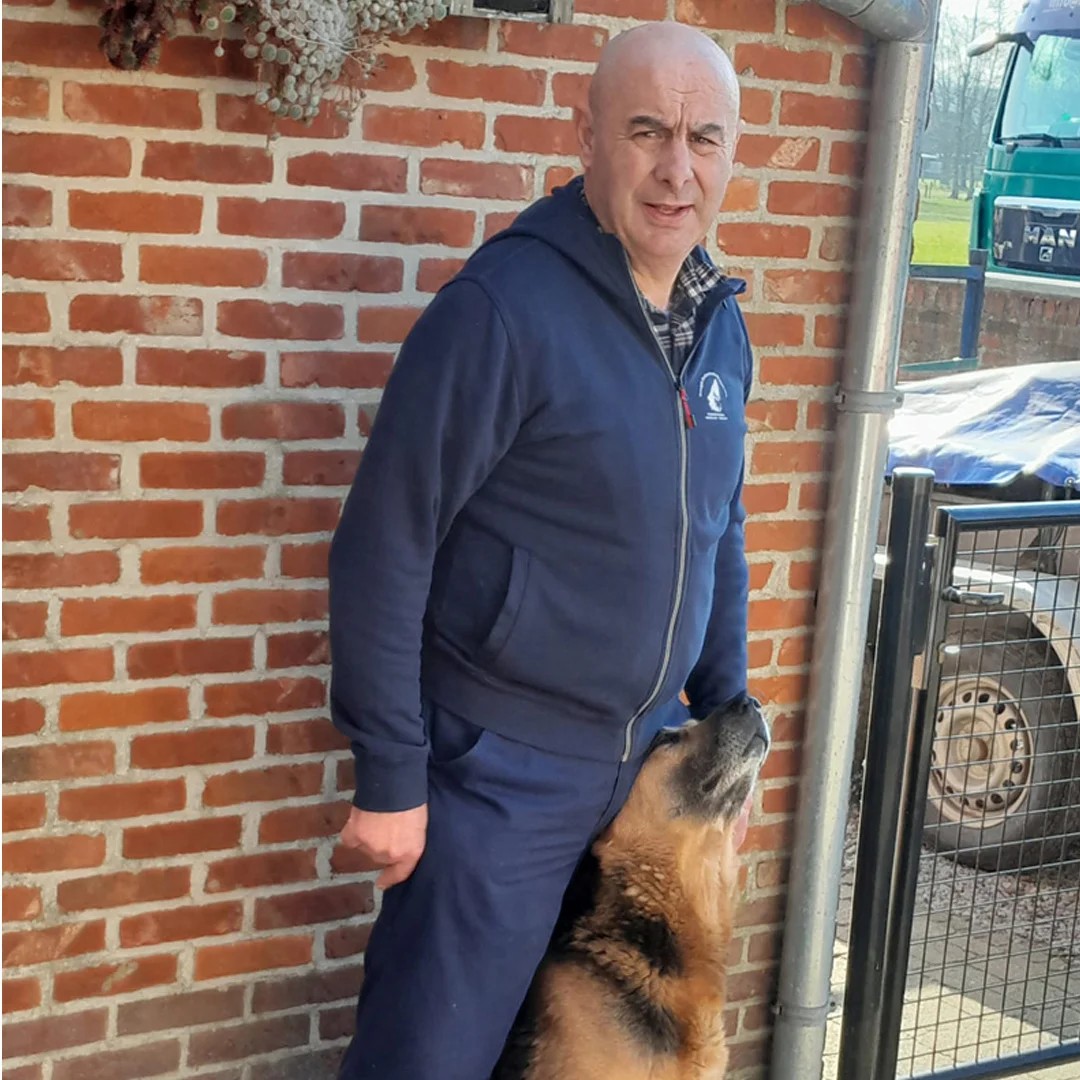 instructeur theo met hond